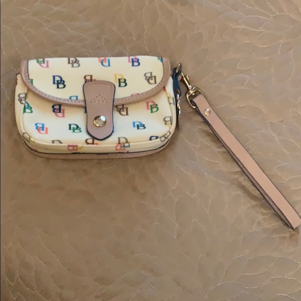 Dooney & Bourke wristlet
